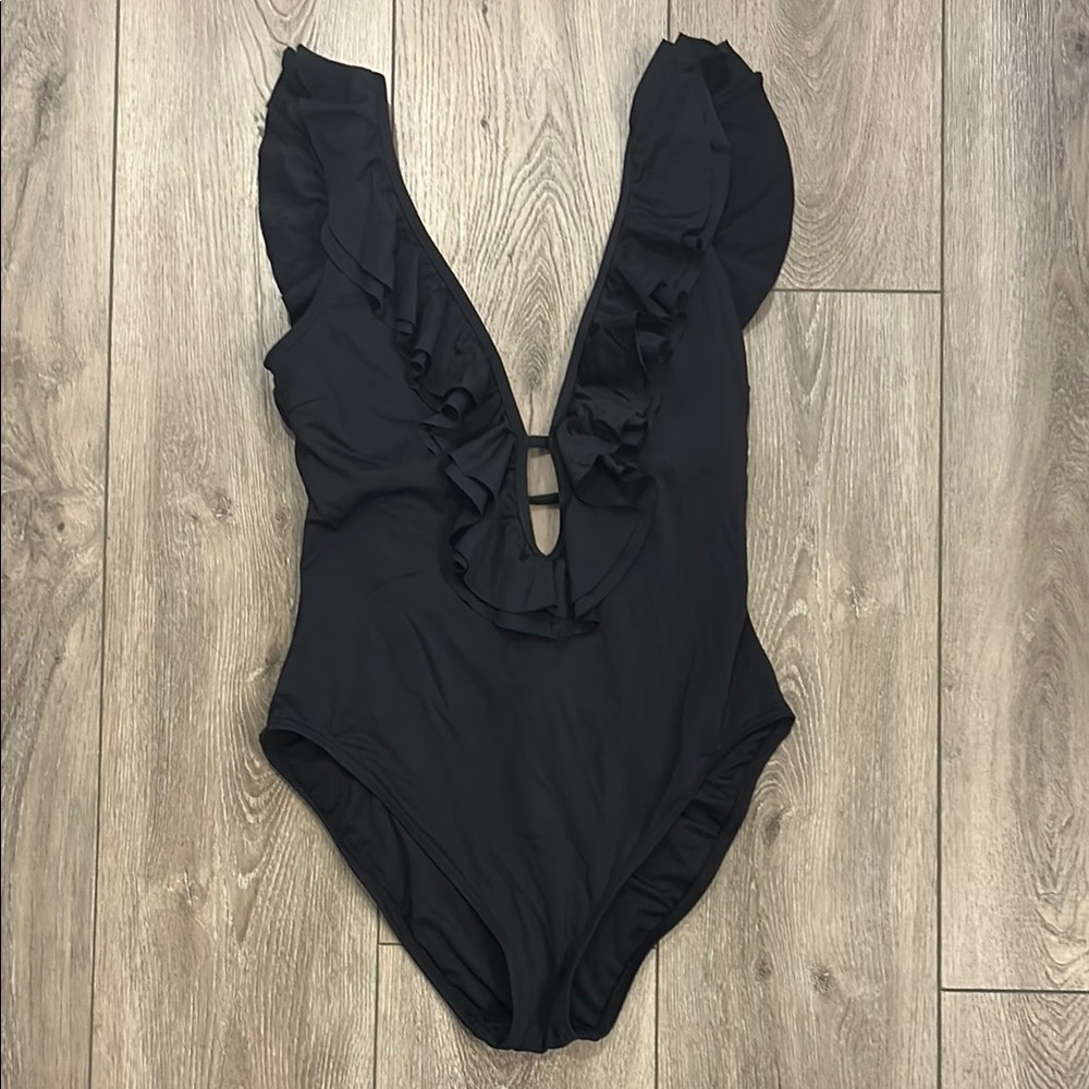 MICHAEL Michael Kors Ruffled Scoop-Back Black One-Piece Swimsuit - Deep V 8 EUC